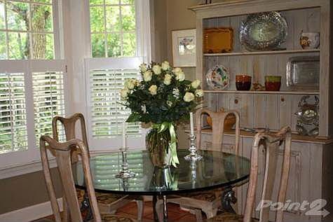 Brkfst Rm/Bay Window