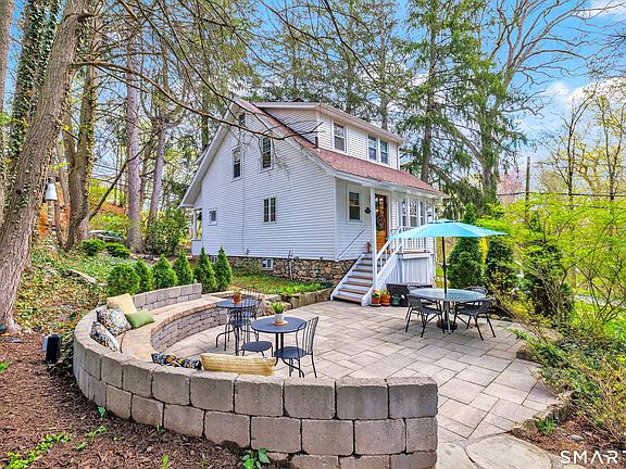 4th image of 75 Perry Avenue