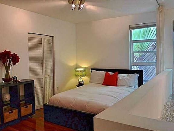 3rd image of 1545 Jefferson Ave #104AK