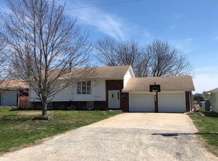 12011 State Route C Rd, Savannah, MO 64485