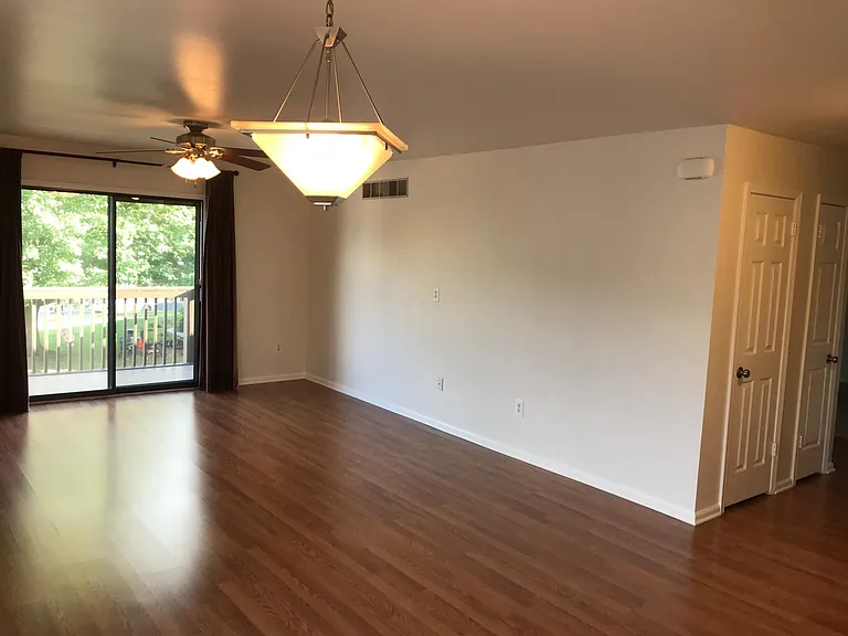 42 Bellaire Dr — Photo 5