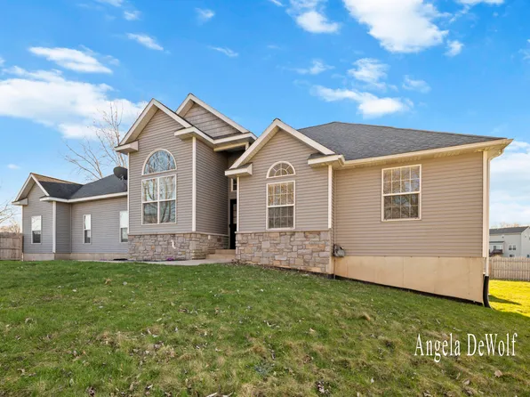 4087 Baldwin St, Hudsonville, MI 49426