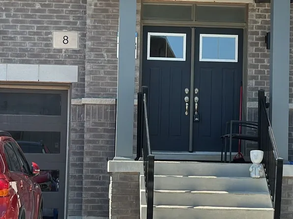 8 Spinland St, Caledon, ON L7C 4K4