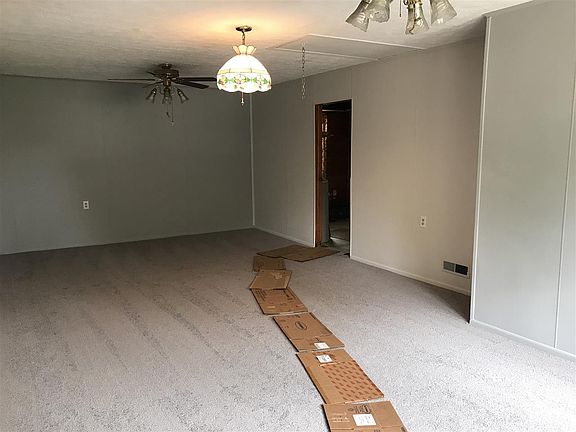 4th image of 3410 S County Road 550 W