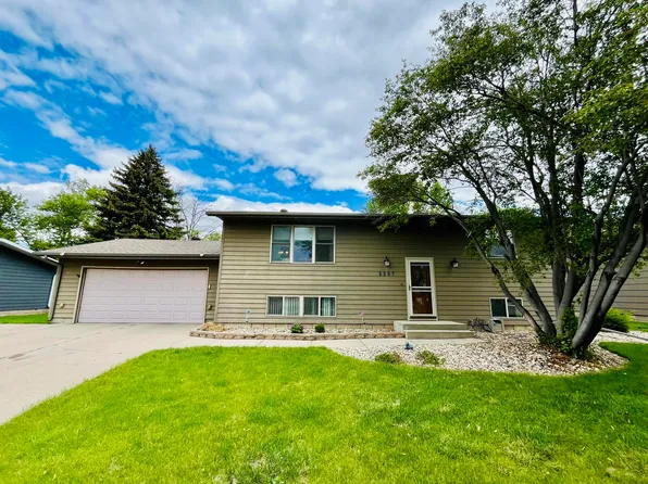 2207 13th Ave SE, Aberdeen, SD 57401