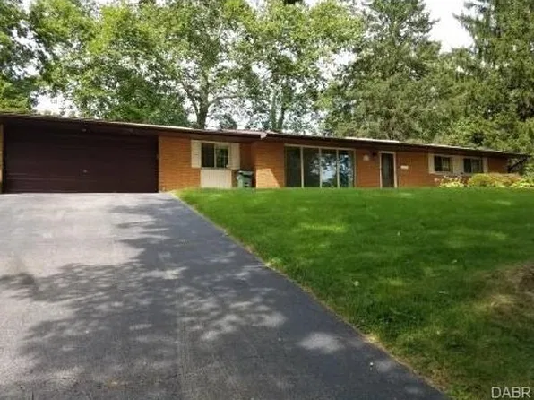 4130 Beechwood Dr, Bellbrook, OH 45305