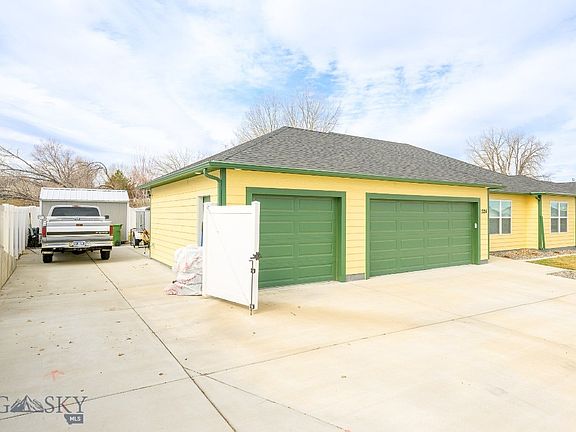 2nd image of 1224 Watson Peak Rd