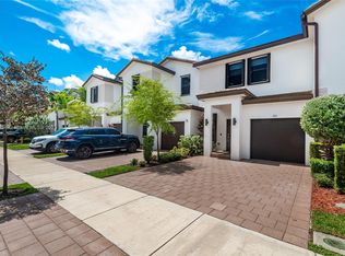 152 SW 185th Way, Pembroke Pines, FL 33029