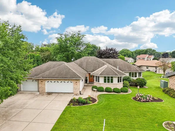 800 Lexington Drive, Waunakee, WI 53597