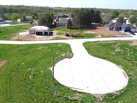 4th image of 400 Evergreen Rd