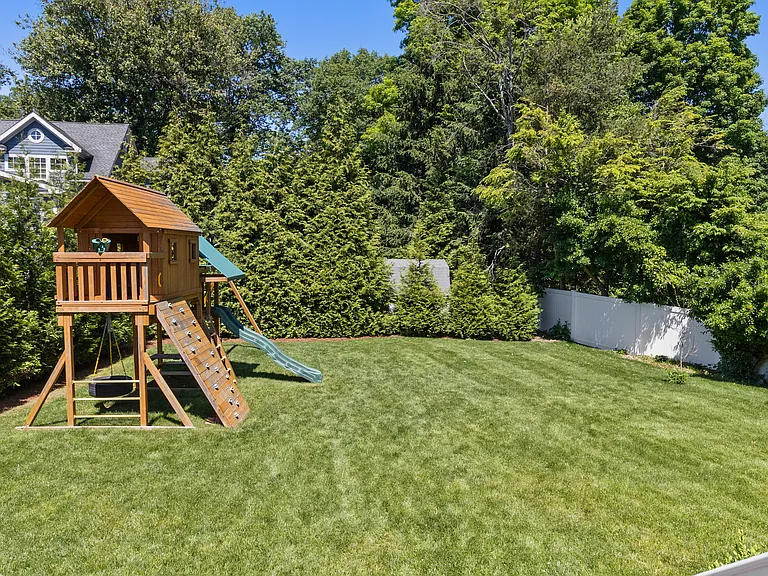 9 Deluca Dr — Photo 28