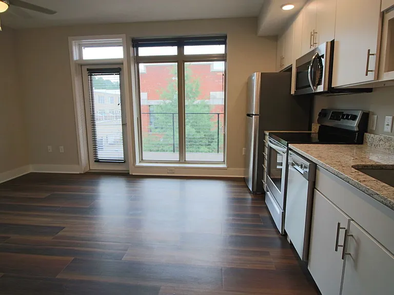 Main2525 — Photo 12