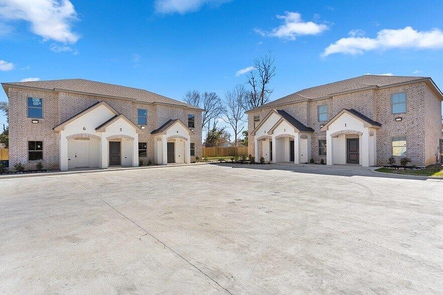 1st image of 2403 Enterprise Blvd #2