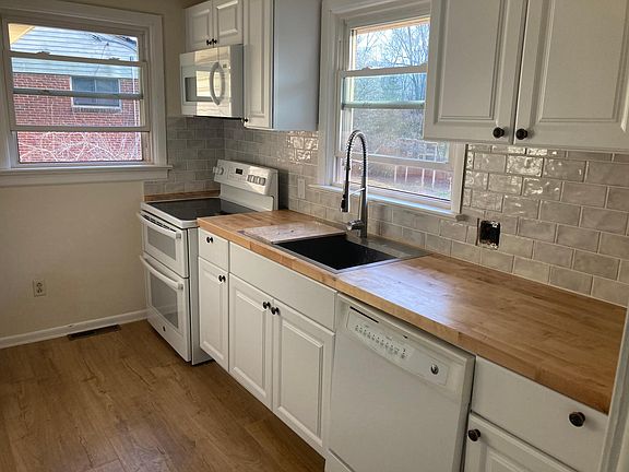 4th image of 1043 Dandridge Dr