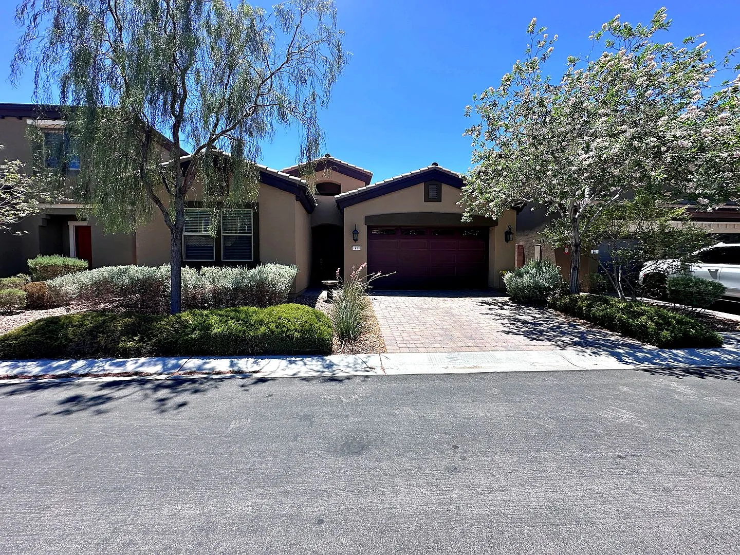 3 Bedroom 2 bath single story home in Gated Community in Silverado Ranch area — Photo 1