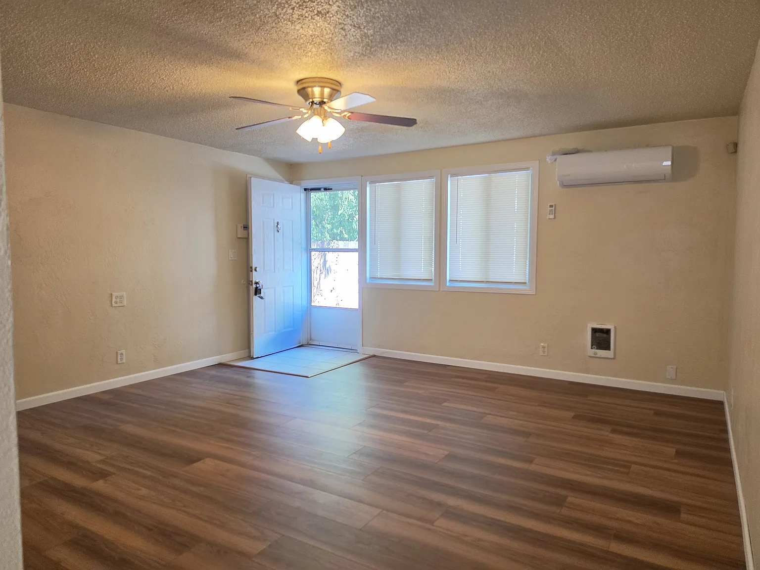 2 bed, 936 sqft, $1,500 — Photo 3