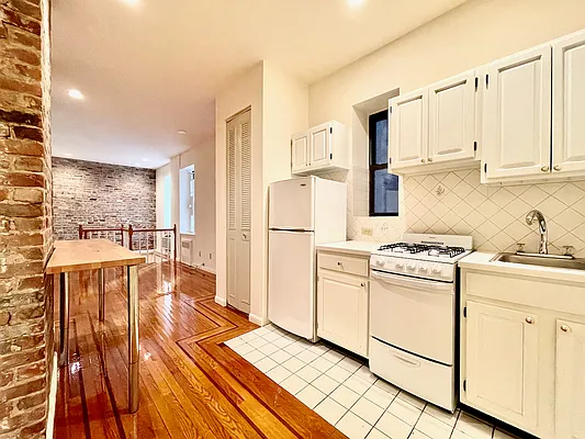 Rented by J & L Holding Corporation | media 9