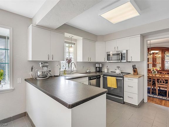 3rd image of 1743 Larkspur Dr