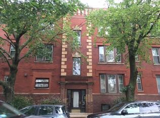 2906 N Greenview Ave, Chicago, IL 60657