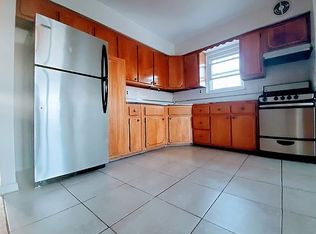 22-12 42nd St #2A, Astoria, NY 11105
