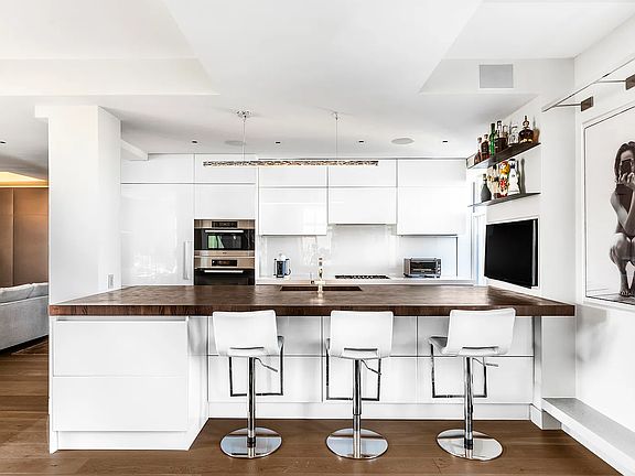 5th image of 12 W 72nd St APT 20B