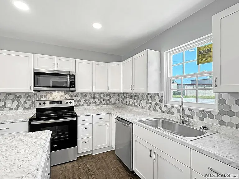 403 Brooke Ave — Photo 4