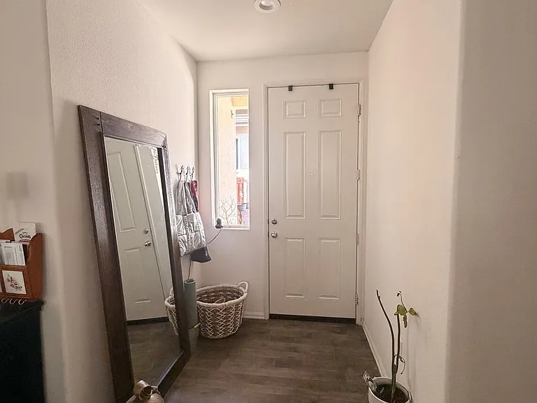 2725 Saddleback Dr — Photo 3