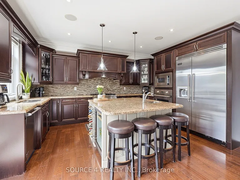 39 Amesbury Dr — Photo 12