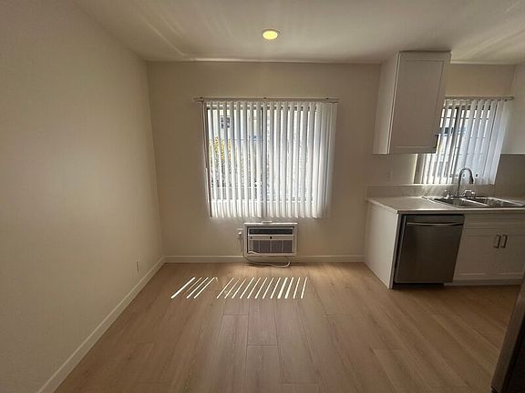 5th image of 346 N Louise St APT 10