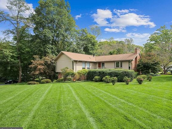 2nd image of 1725 Hollinwood Dr