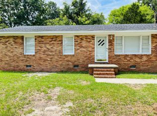 204 E James St, La Grange, NC 28551