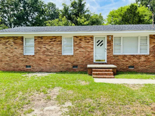 204 E James St, La Grange, NC 28551