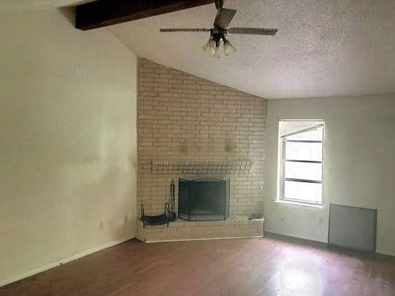 2nd image of 2737 Blue Grass Dr