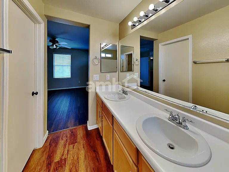 5332 W Jones Ave — Photo 11