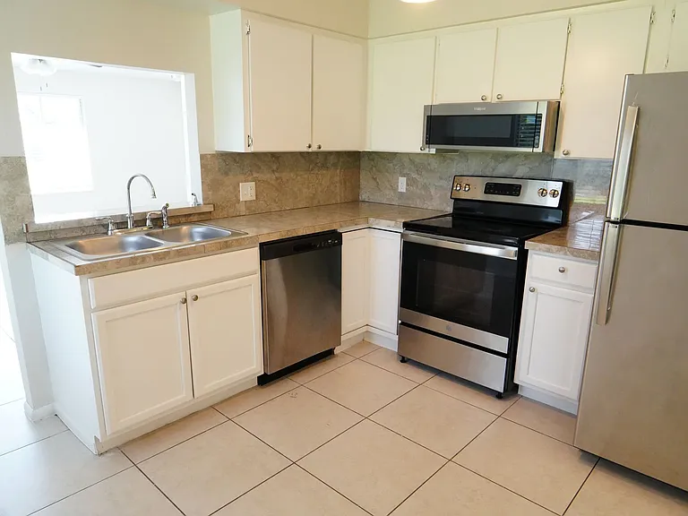 3210 S Bumby Ave — Photo 9