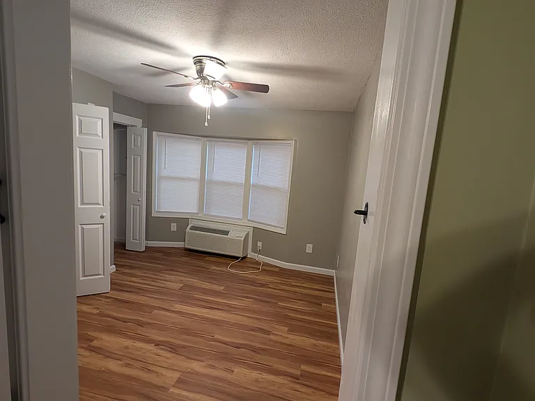 1220 Woodridge Dr #1220 — Photo 4