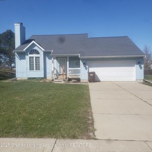 1033 N Creyts Rd, Lansing, MI, 48917