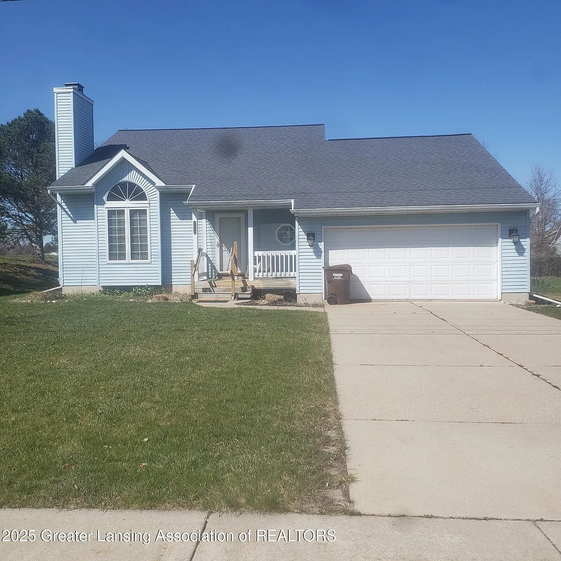 1033 N Creyts Rd photo 1
