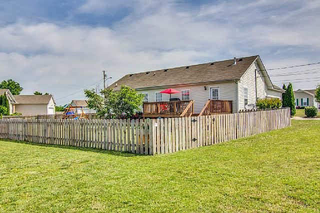 2nd image of 1601 Royal Ct