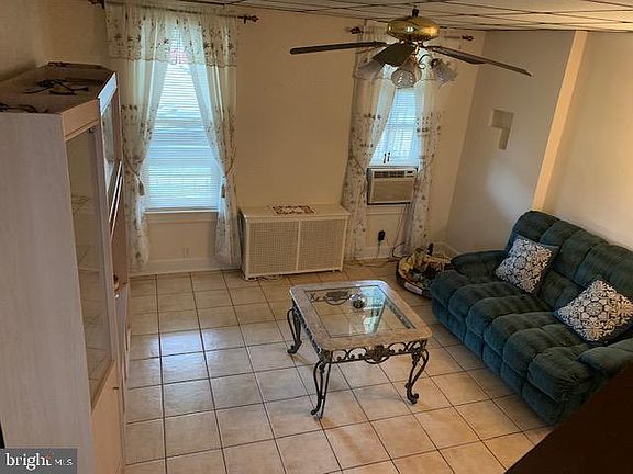 5th image of 2432 39th St