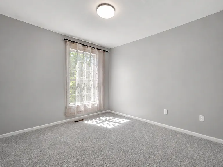 45149 Bartlett Dr — Photo 17