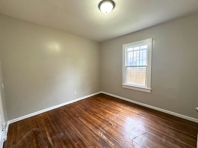 372 Fredonia St — Photo 13