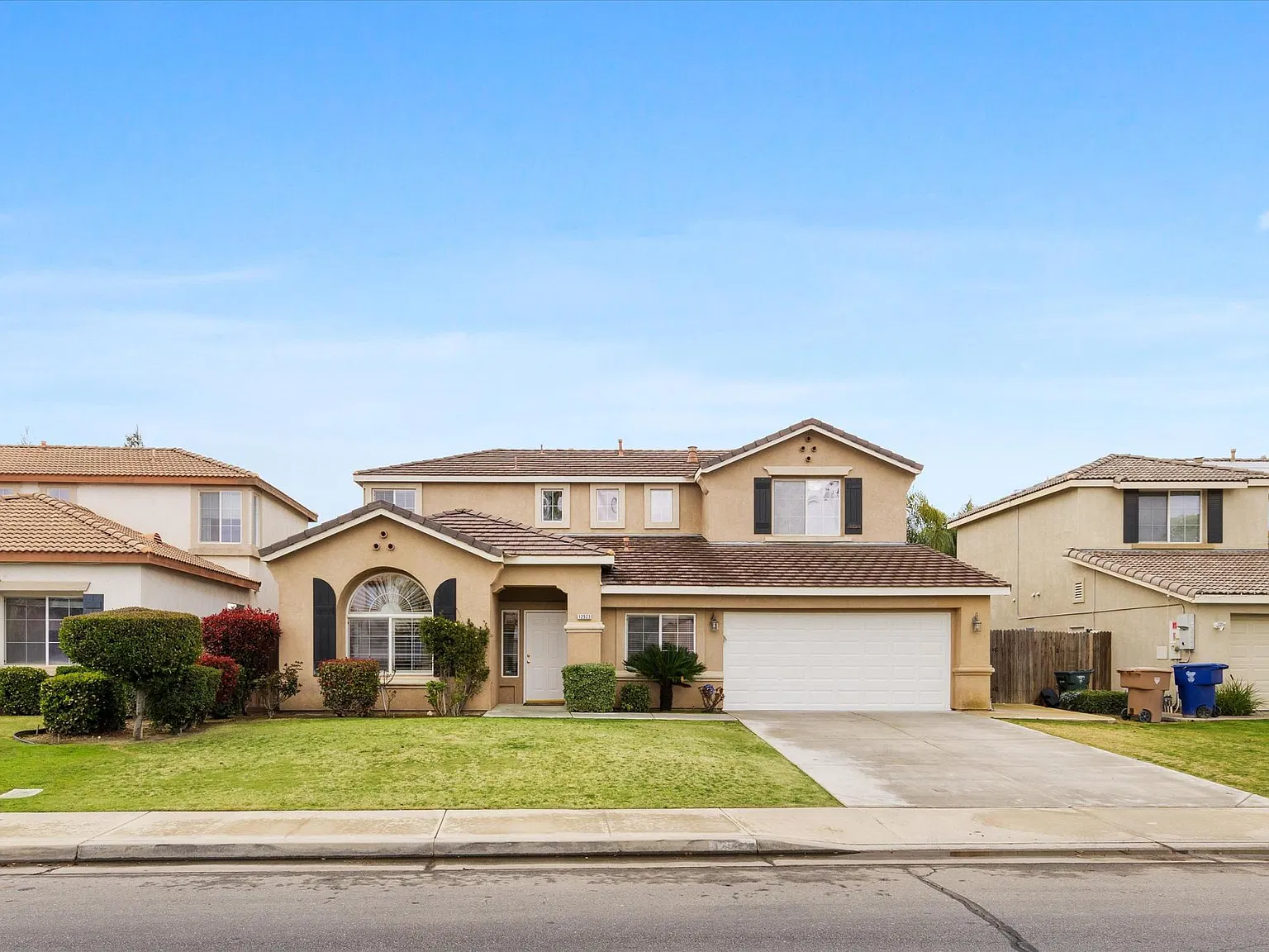12523 Crystal Cove Avenue — Photo 3