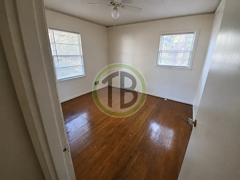1026 Denton Dr — Photo 6