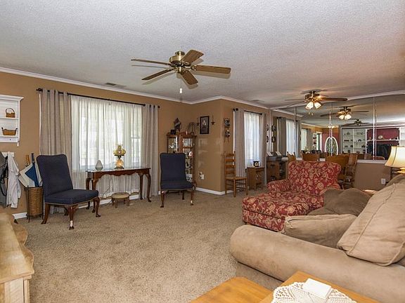 5th image of 122 Roosevelt Dr