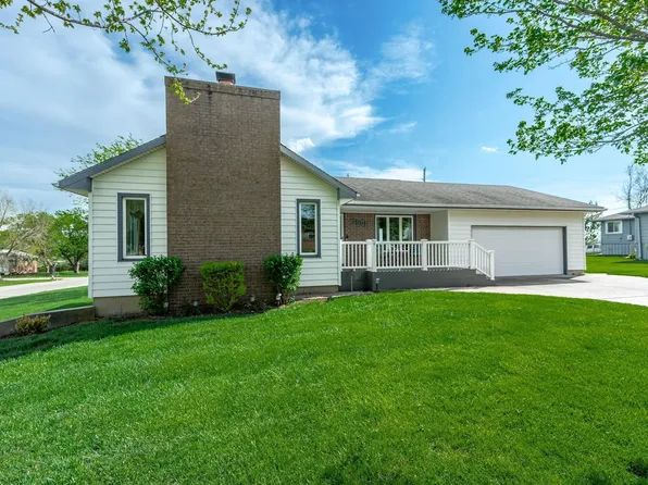 1001 Country Club Dr, Eureka, KS 67045