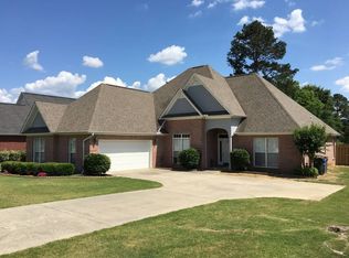 802 Meadowview Dr NE, Hartselle, AL 35640