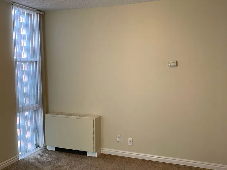 Irving Heights Apartments — Photo 76