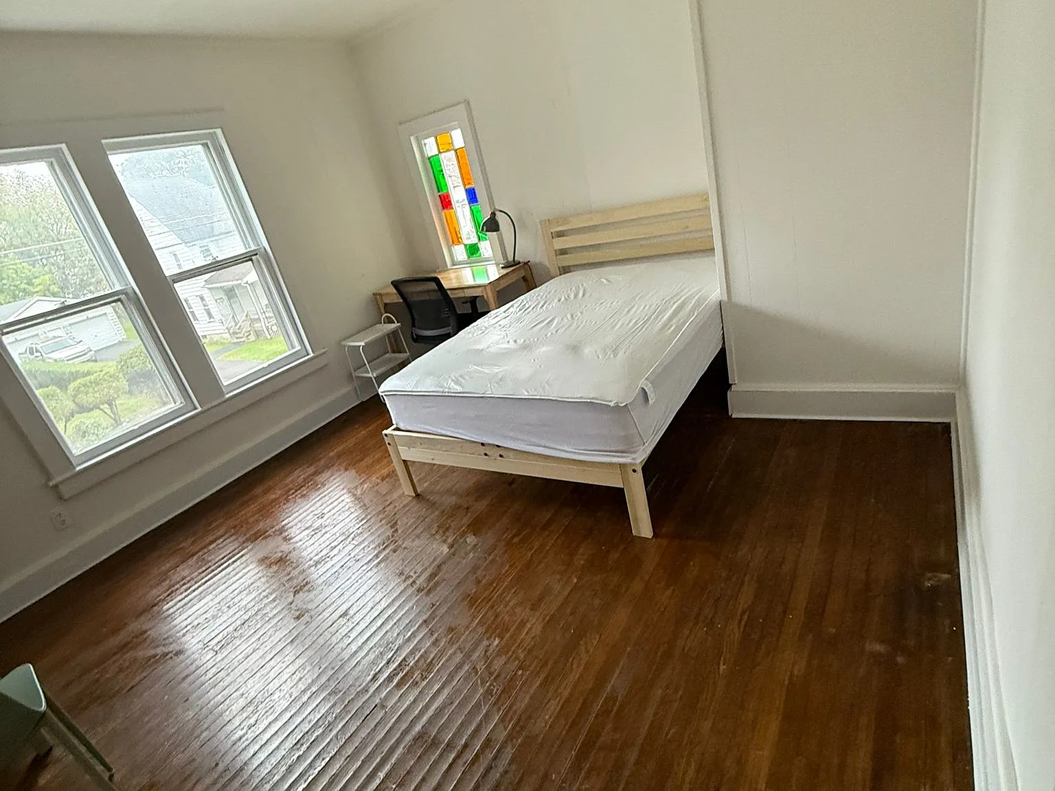 2 bed, 1500 sqft, $1,300 — Photo 2