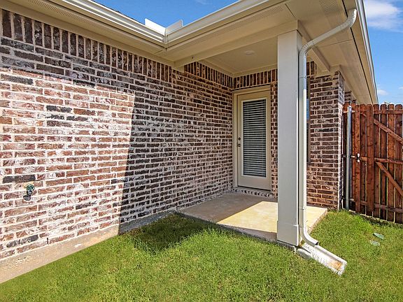 5th image of 501 Presidio St